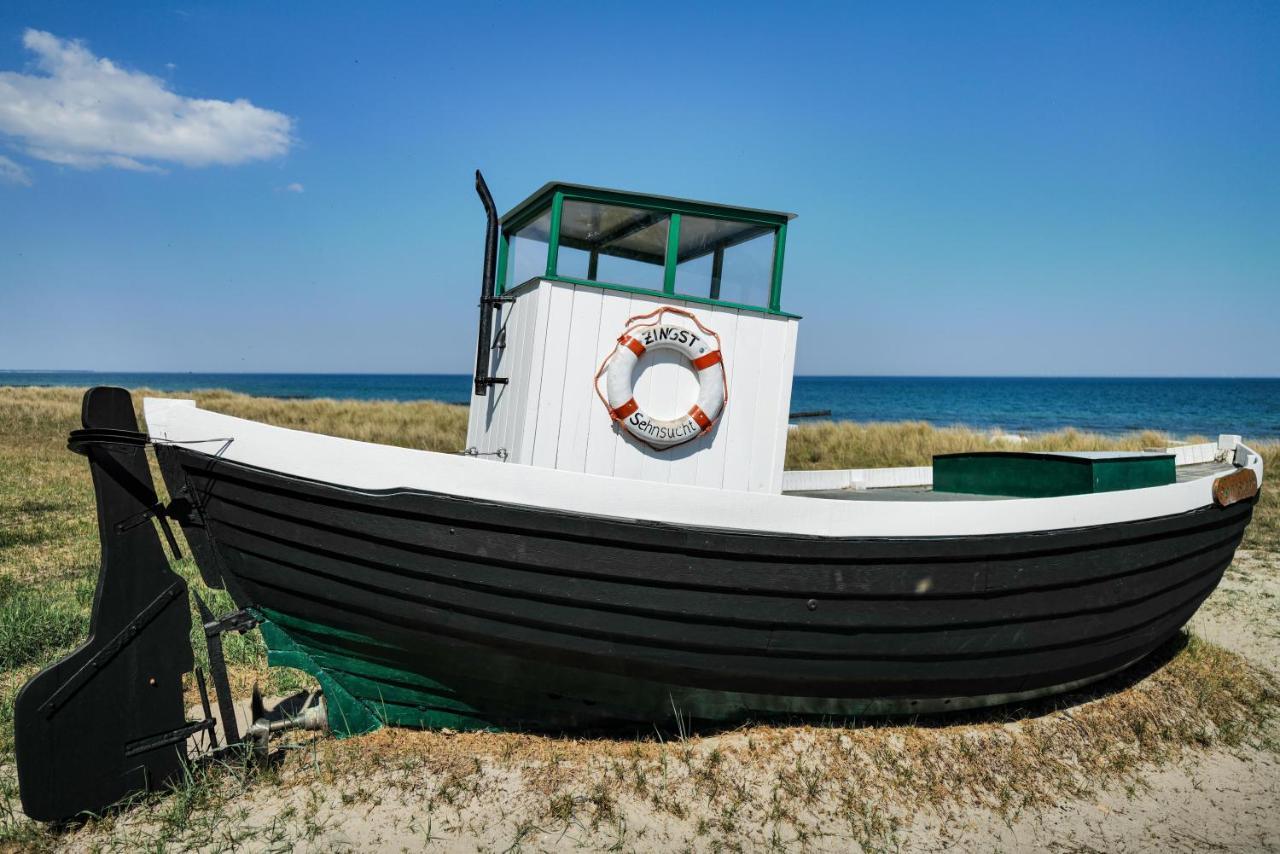 Ferienwohnungen Meerfarbig Zingst - Haustierfrei -Terrasse Mit Strandkorb Oder Balkon - E-Ladesaeule - Parkplatz - Wlan - Fahrradschuppen - Waschtrockner - Ruhig Und Zentral - Nichtraucher Buitenkant foto