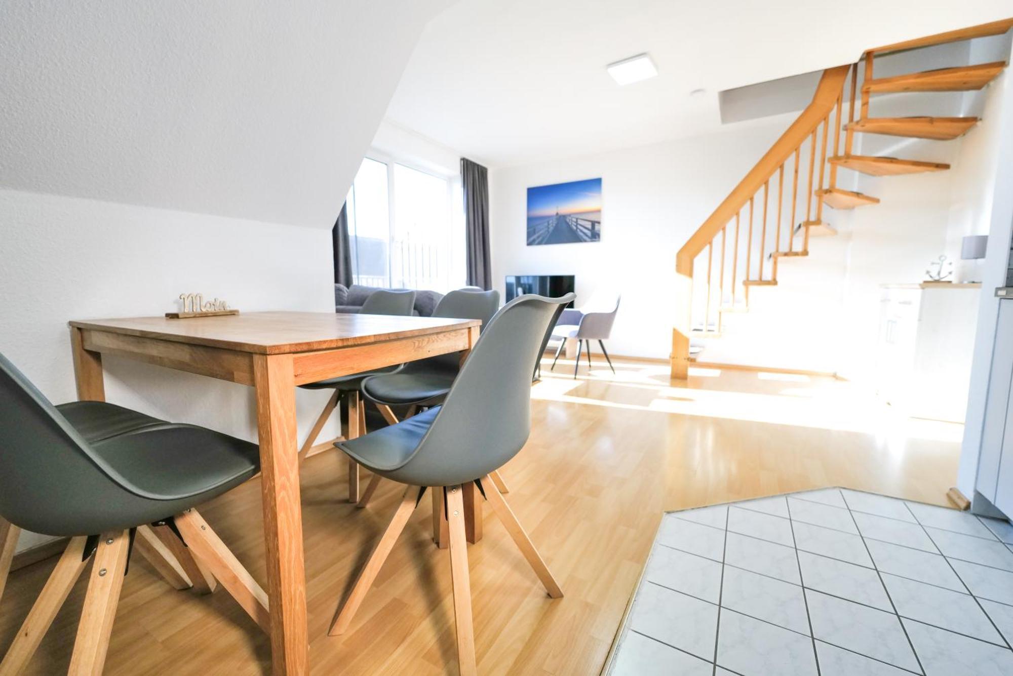 Ferienwohnungen Meerfarbig Zingst - Haustierfrei -Terrasse Mit Strandkorb Oder Balkon - E-Ladesaeule - Parkplatz - Wlan - Fahrradschuppen - Waschtrockner - Ruhig Und Zentral - Nichtraucher Buitenkant foto
