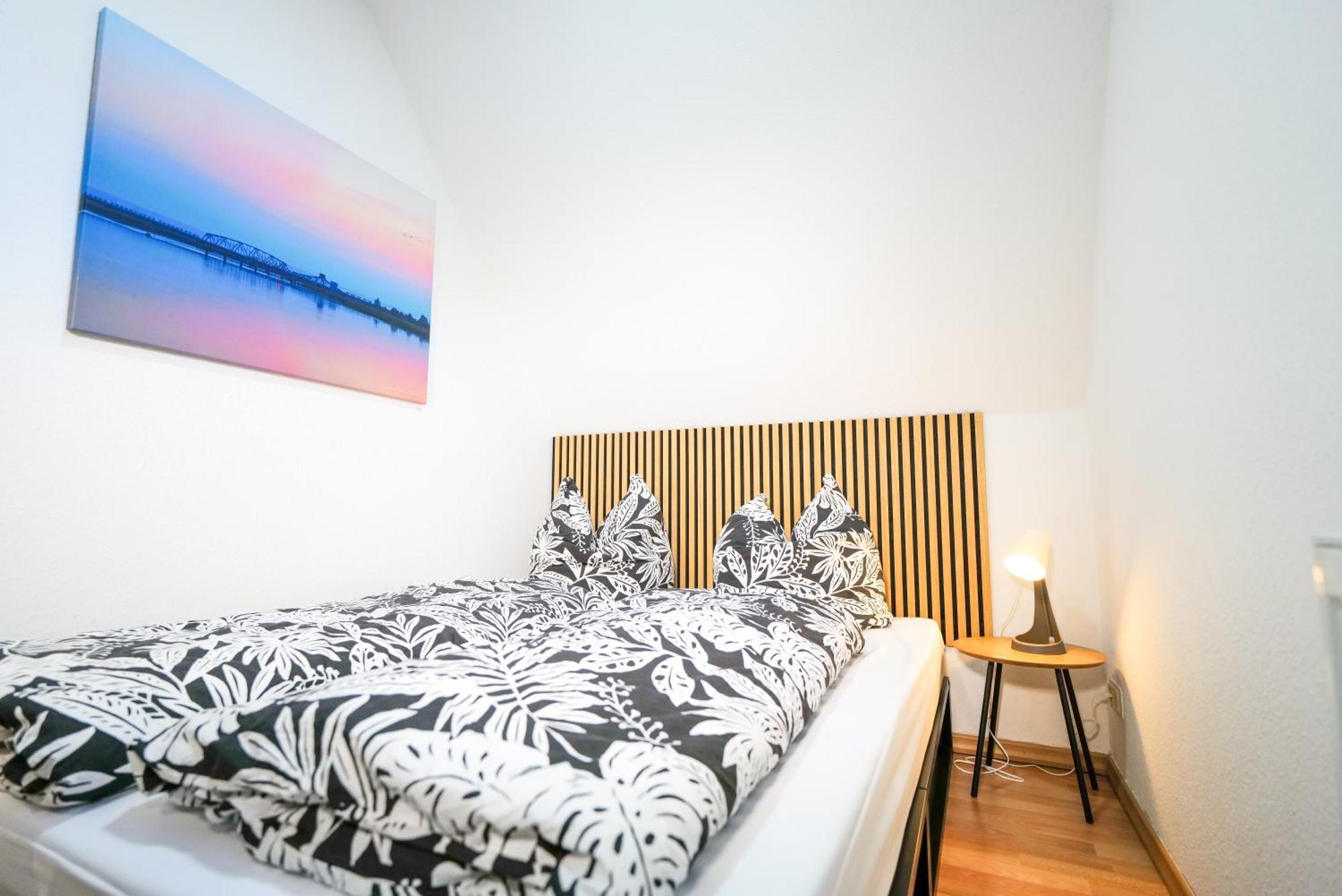 Ferienwohnungen Meerfarbig Zingst - Haustierfrei -Terrasse Mit Strandkorb Oder Balkon - E-Ladesaeule - Parkplatz - Wlan - Fahrradschuppen - Waschtrockner - Ruhig Und Zentral - Nichtraucher Buitenkant foto