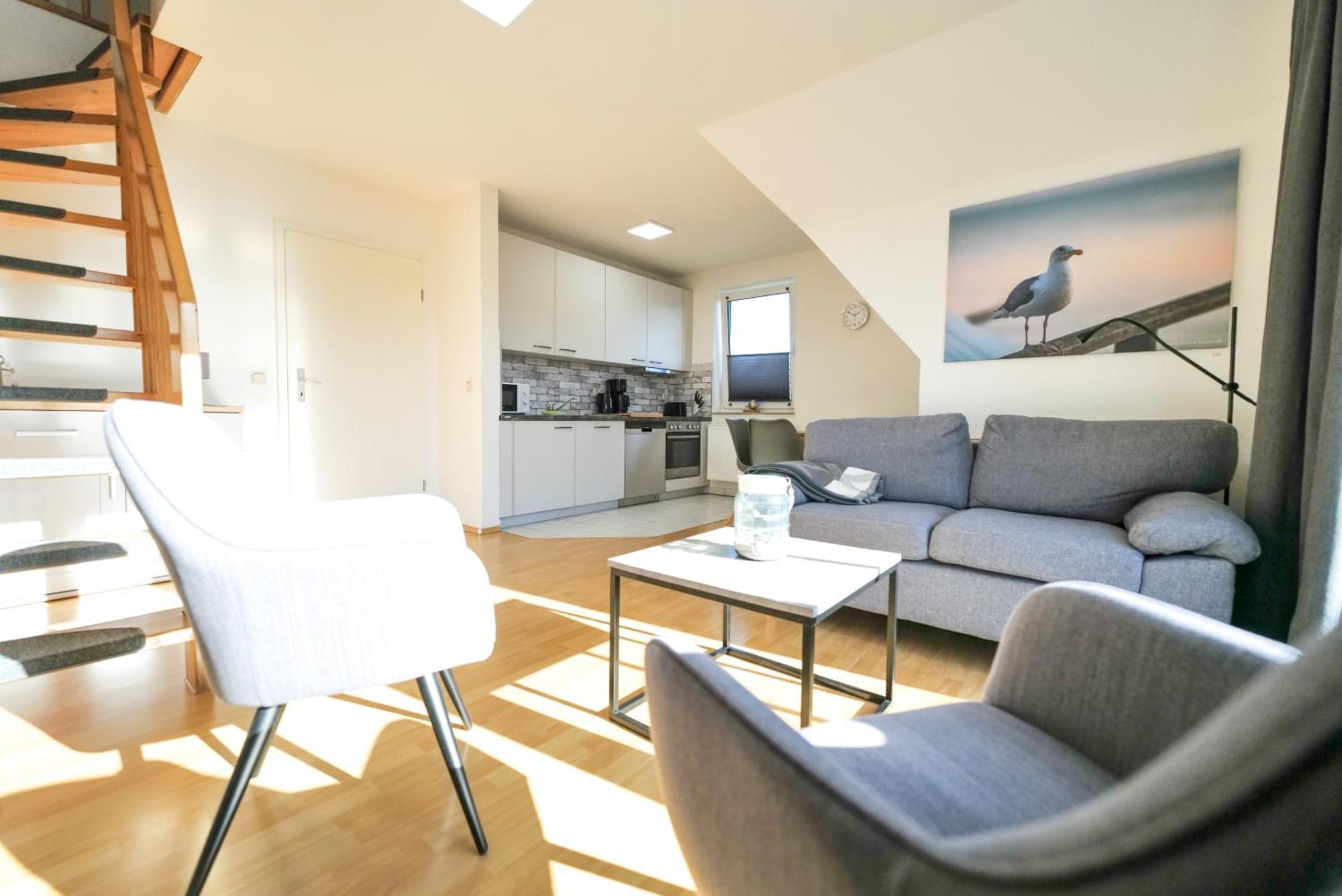 Ferienwohnungen Meerfarbig Zingst - Haustierfrei -Terrasse Mit Strandkorb Oder Balkon - E-Ladesaeule - Parkplatz - Wlan - Fahrradschuppen - Waschtrockner - Ruhig Und Zentral - Nichtraucher Buitenkant foto