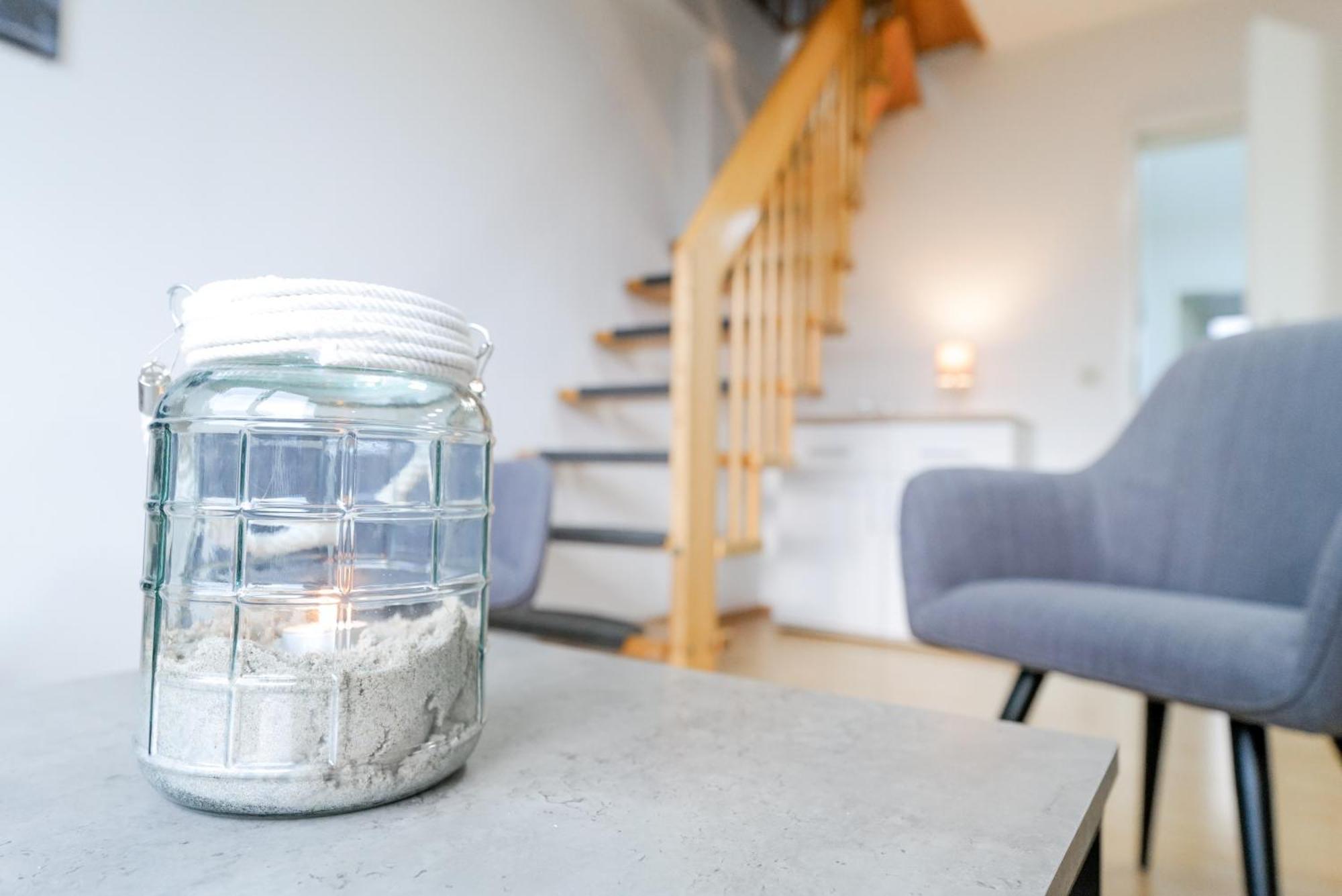 Ferienwohnungen Meerfarbig Zingst - Haustierfrei -Terrasse Mit Strandkorb Oder Balkon - E-Ladesaeule - Parkplatz - Wlan - Fahrradschuppen - Waschtrockner - Ruhig Und Zentral - Nichtraucher Buitenkant foto
