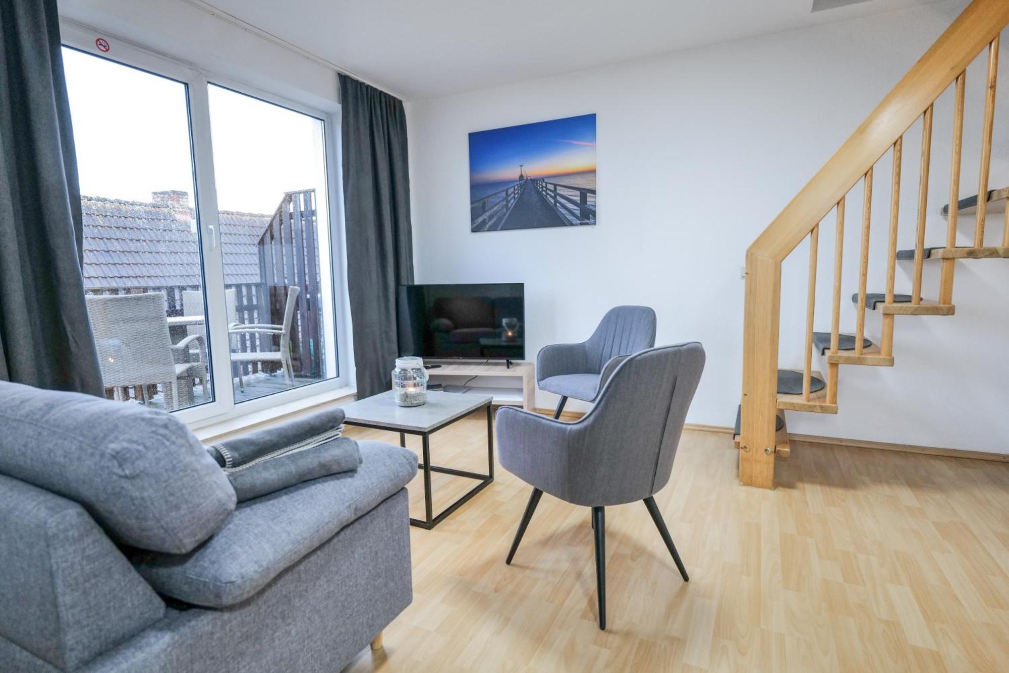 Ferienwohnungen Meerfarbig Zingst - Haustierfrei -Terrasse Mit Strandkorb Oder Balkon - E-Ladesaeule - Parkplatz - Wlan - Fahrradschuppen - Waschtrockner - Ruhig Und Zentral - Nichtraucher Buitenkant foto